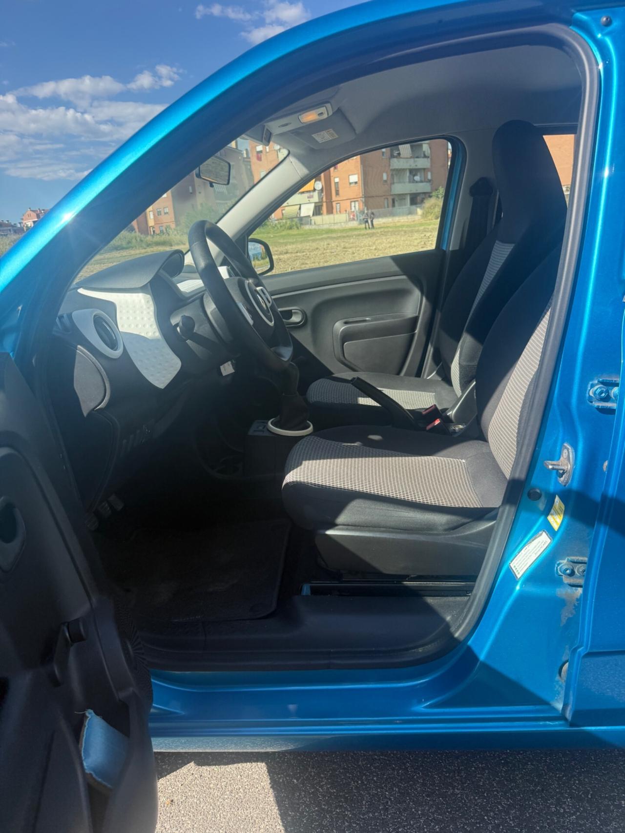 Renault Twingo euro 6 neopatentati garanzia permute