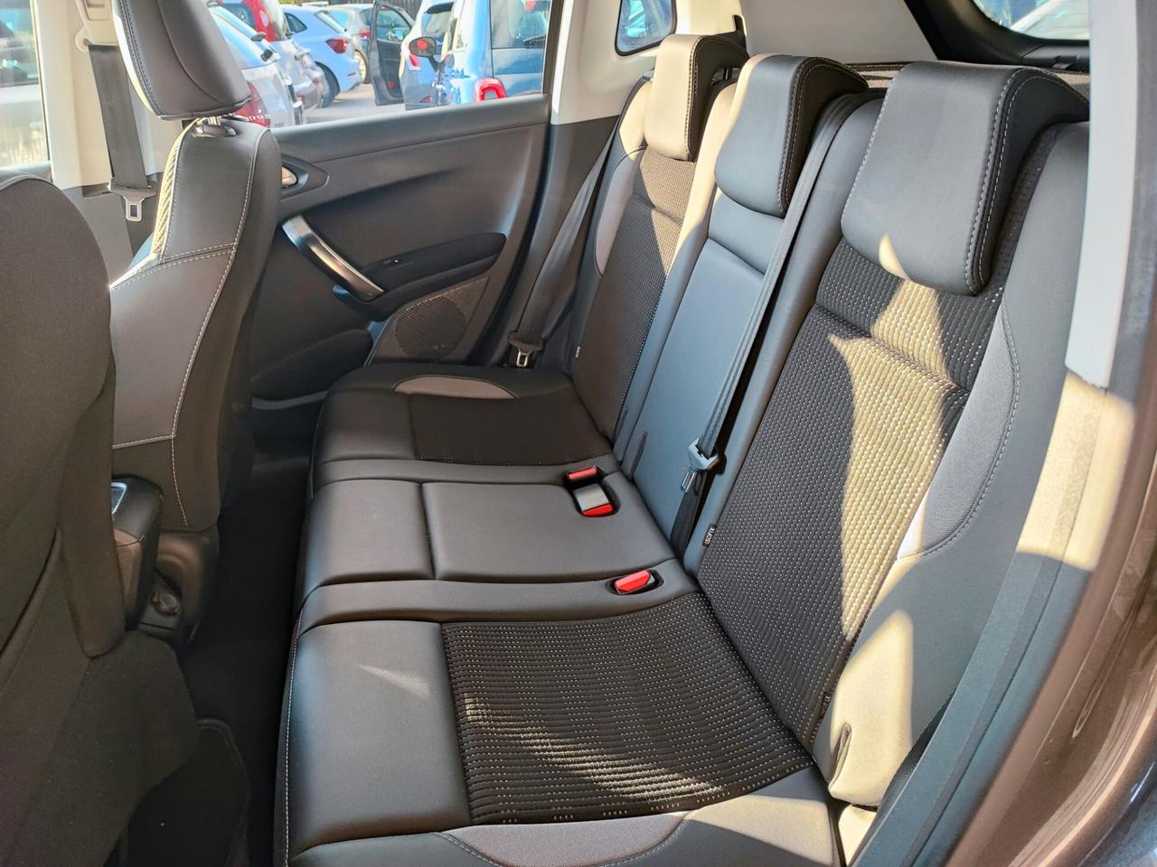 Peugeot 2008 BlueHDi 100 Black Matt