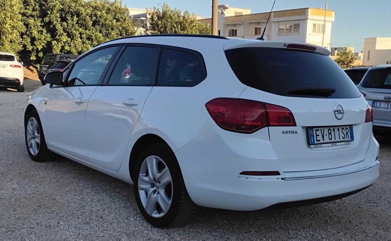Opel Astra 1.4 Turbo 140CV Sports Tourer GPL Tech Cosmo