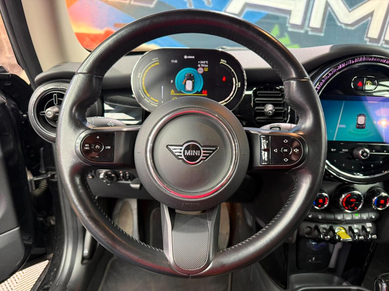 Mini Full Electric Cooper SE Resolute (990)