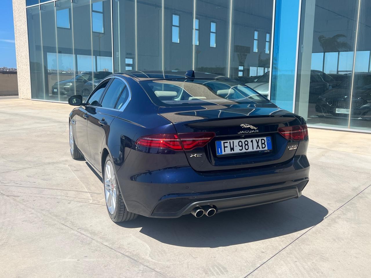 Jaguar XE 2.0d i4S 180cv auto T-stock offerta imperdibile