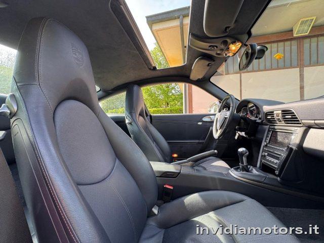 PORSCHE 997 Carrera 4 Coupé MANUAL GEAR