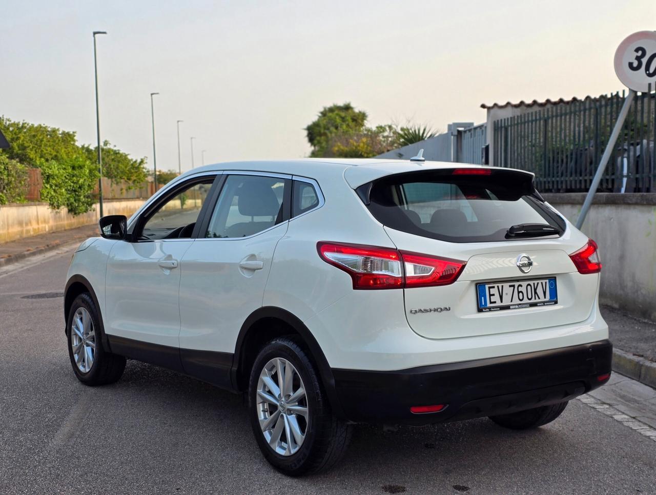 NISSAN QASHQAI RESTYLING CON SOLI 137.000KM NUOVA