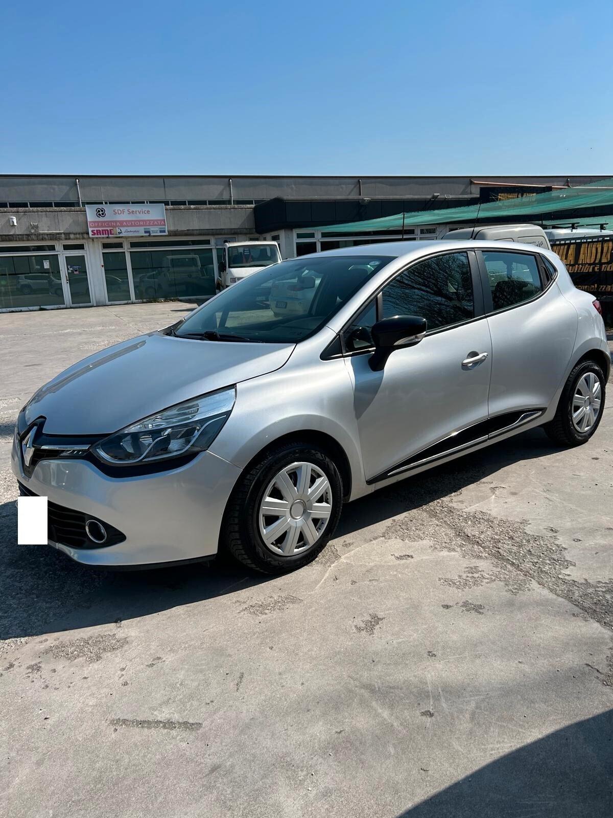 Renault Clio 1.2 75CV 5 porte Live ok neo patentati