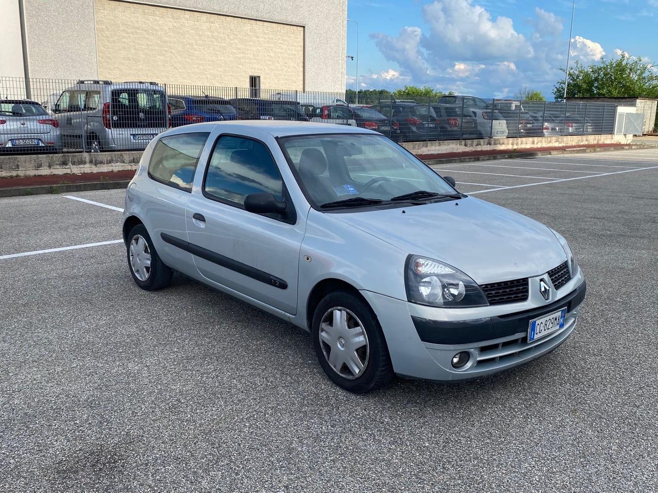 Renault Clio 1.2 16V cat 3 porte Privilège