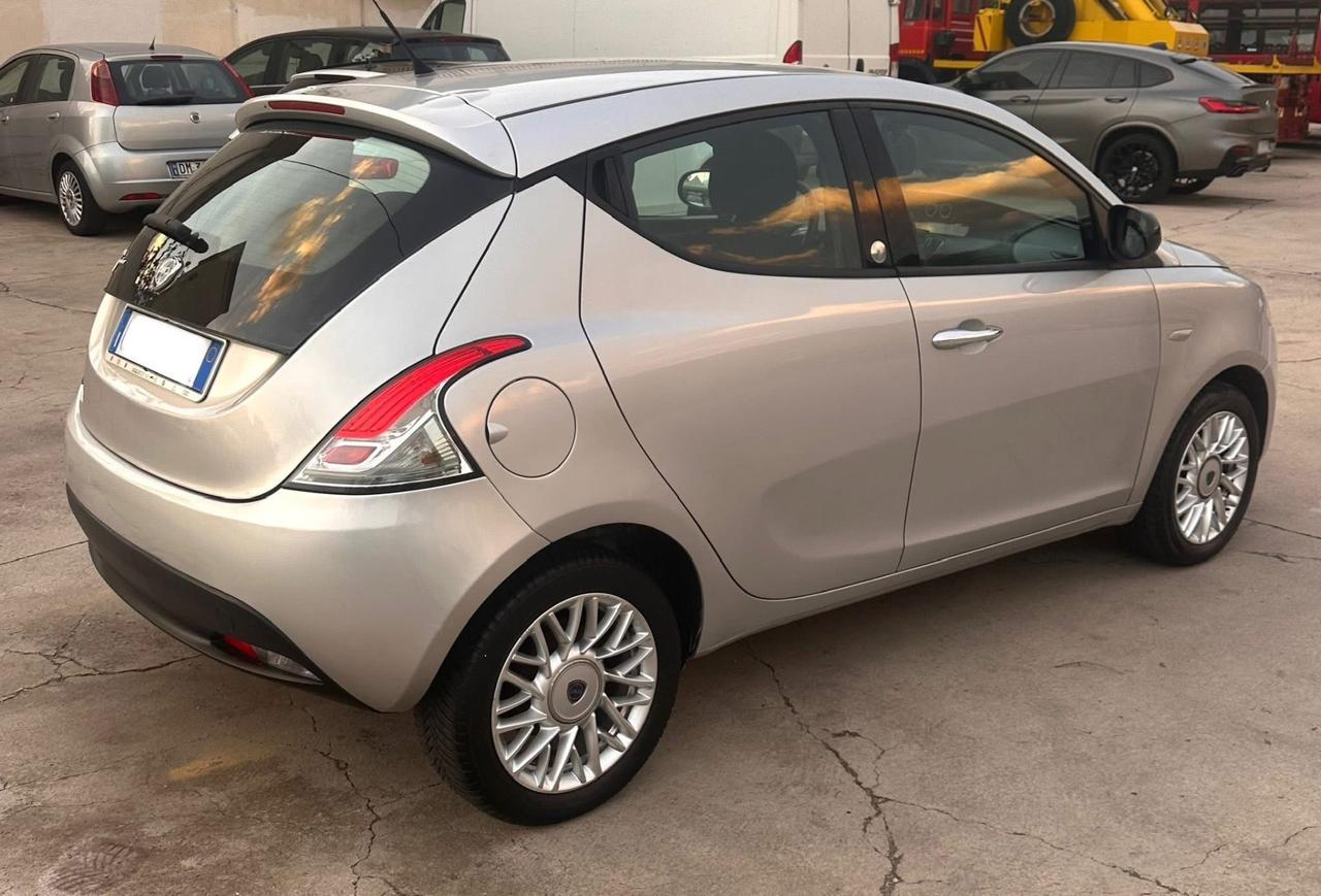 Lancia Ypsilon 1.2 69 CV 5 porte GPL Ecochic Platinum