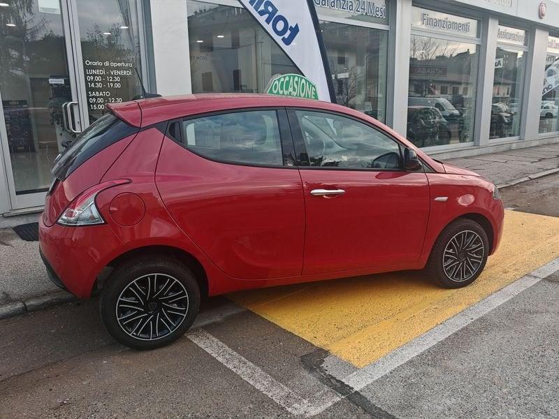 Lancia Ypsilon 1.0 FireFly 5 porte S&S Hybryd Gold