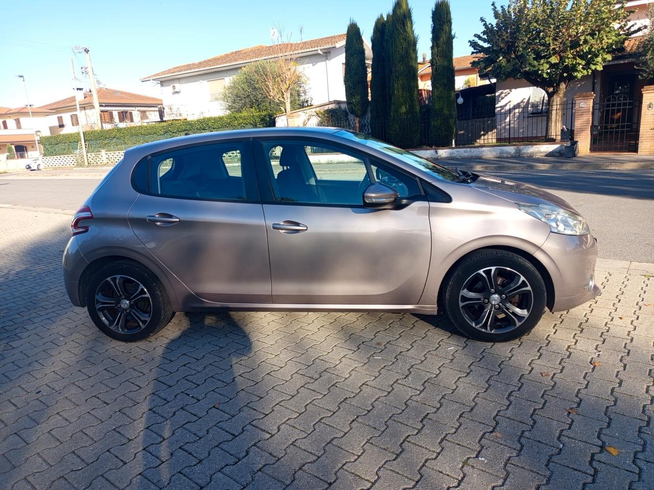 Peugeot 208 1.2 VTi 82 CV 5 porte Allure