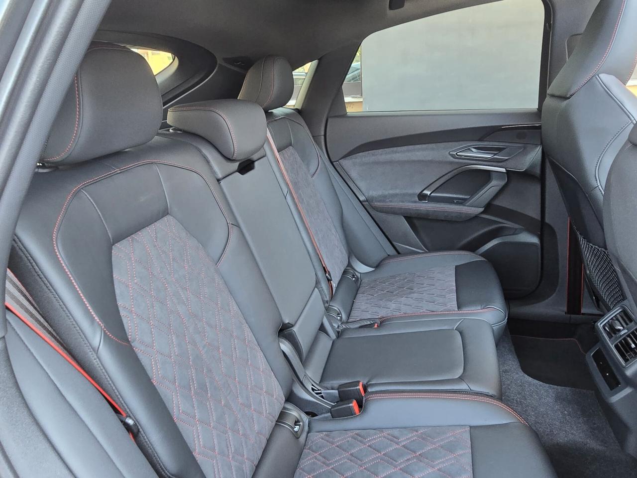 Audi Q5 40 TDI 204 CV quattro S tronic Identity Black