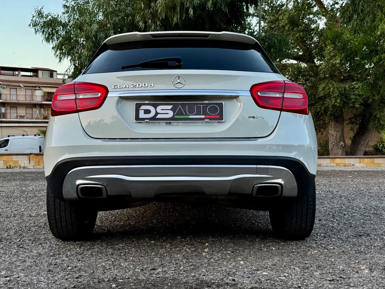 MERCEDES- BENZ GLA 200 D AUTOMATIC SPORT