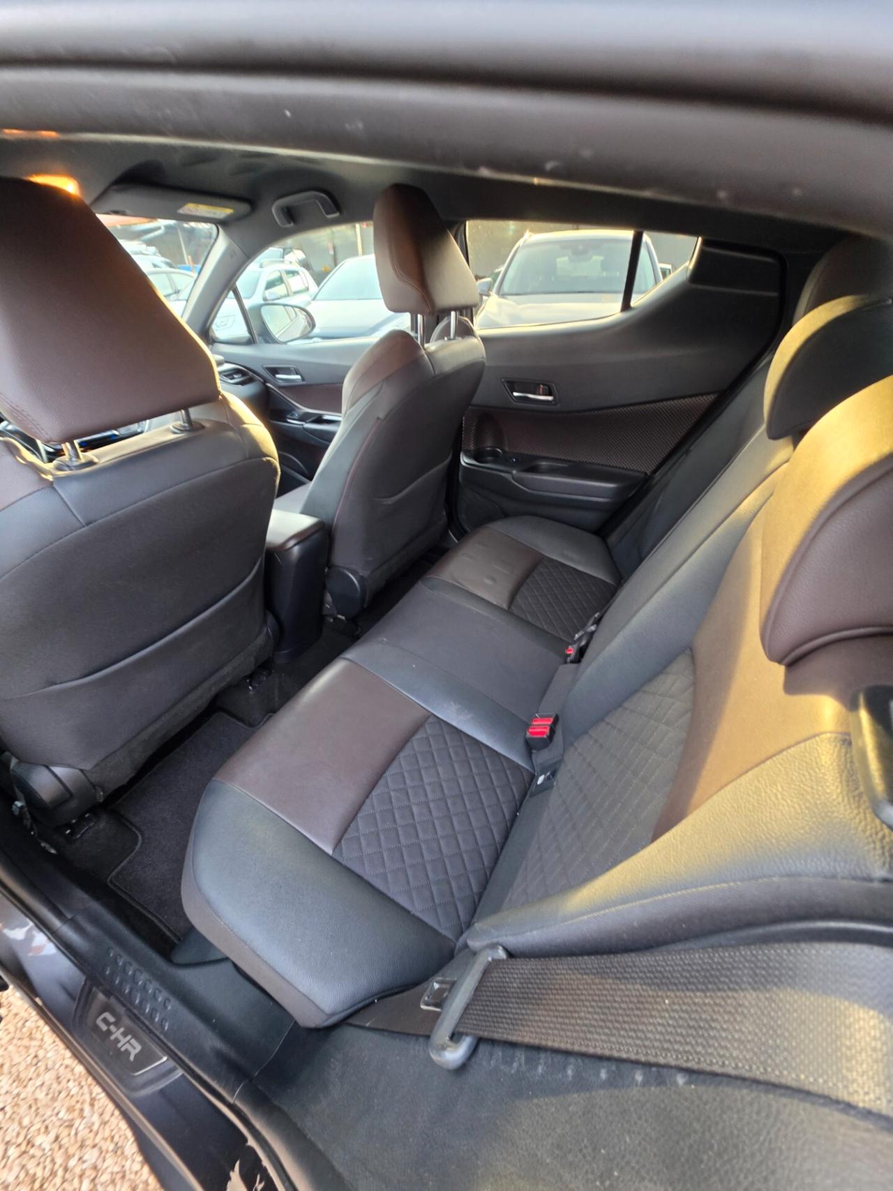 Toyota C-HR 1.8 Hybrid E-CVT Lounge