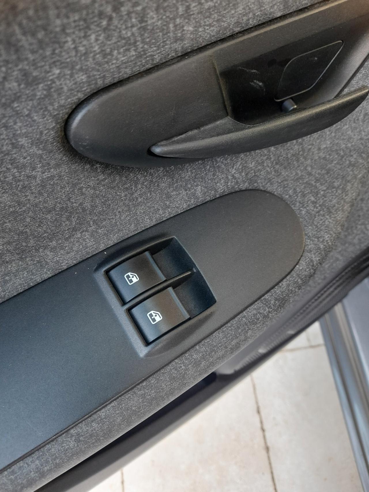 Lancia Ypsilon 1.0 Hybrid Gold