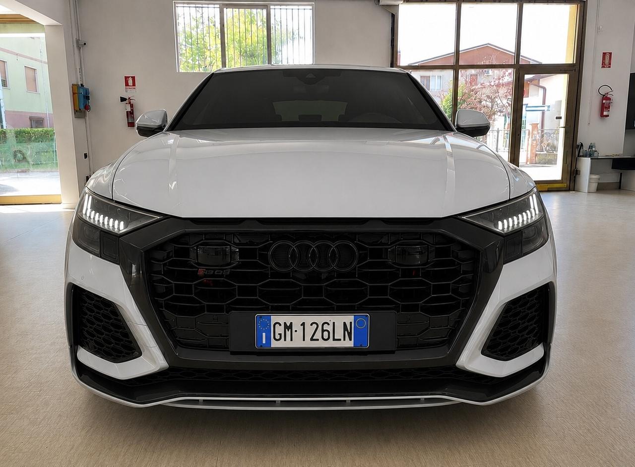 Audi Q8 RS TFSI V8 quattro tiptronic