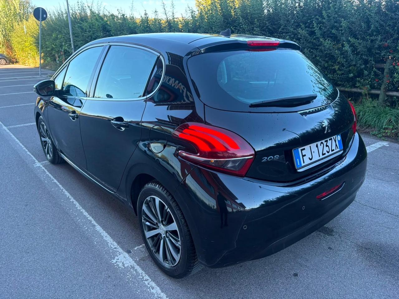 Peugeot 208 BlueHDi 75 5 porte Allure 2017 136.000 KM
