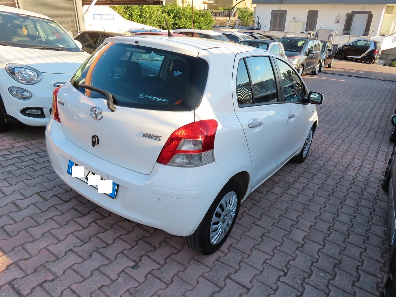 Toyota Yaris 1.3 5 porte Sol 4 CILINDRI 2011