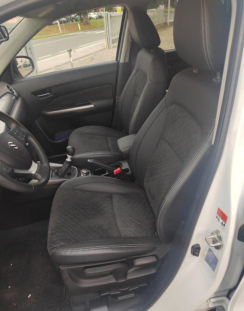 Suzuki Vitara 1.4 Hybrid grip top