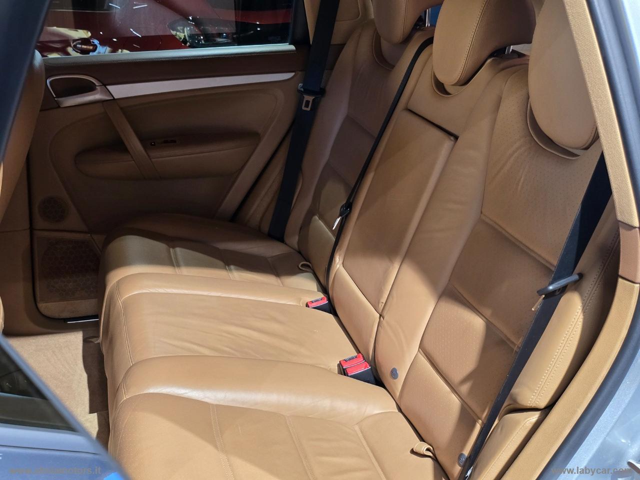 PORSCHE Cayenne S