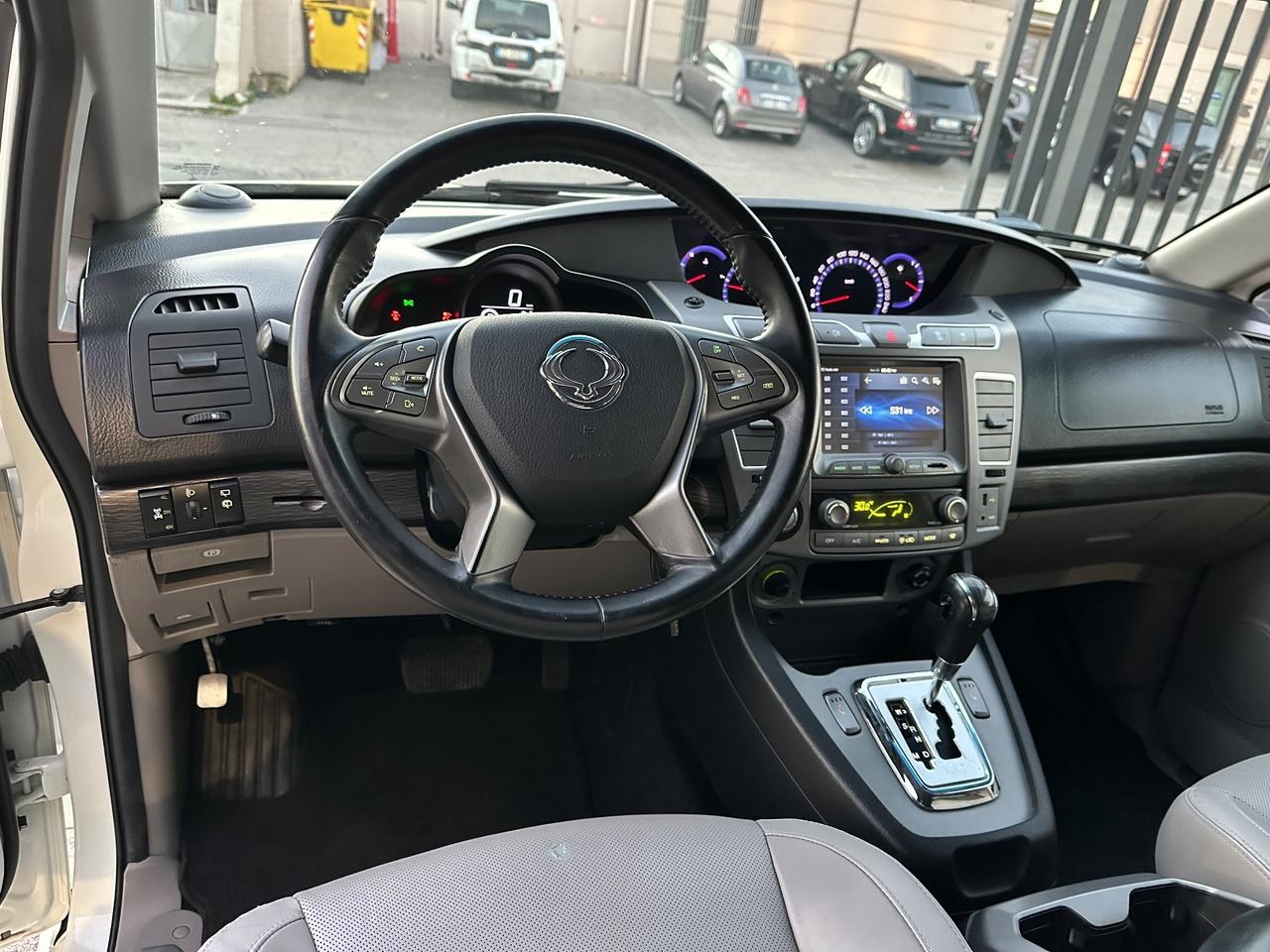 Ssangyong Rodius 2.2 Diesel 4WD A/T Classy Pelle Smart Audio