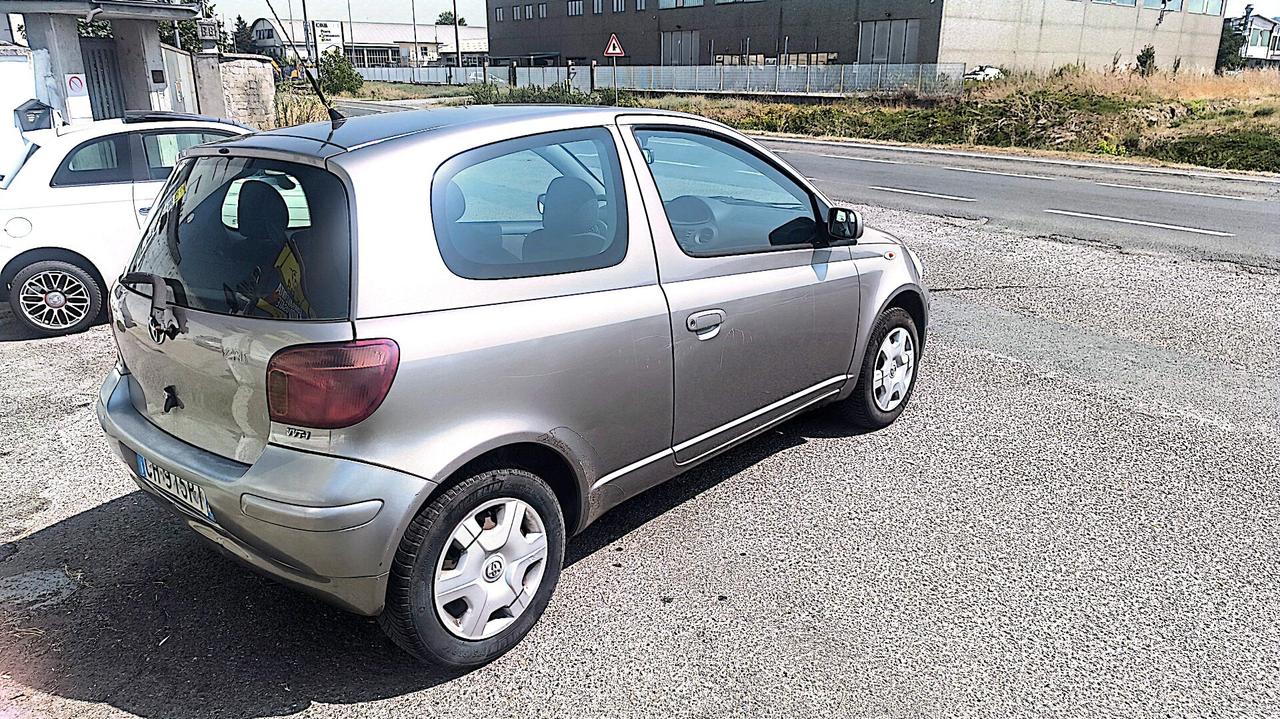 Toyota Yaris 1.0i 16V cat 3 porte Sol