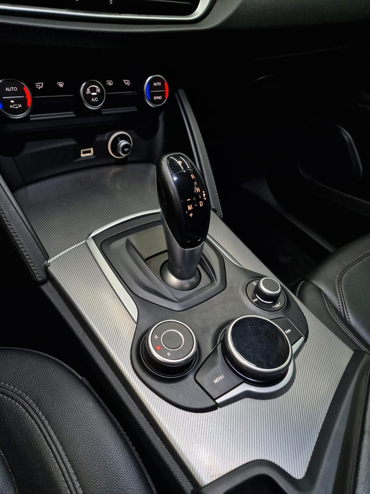 Alfa Romeo Stelvio 2.2 Turbodiesel 190 CV AT8 RWD Executive