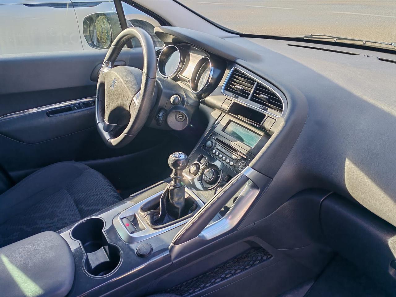 Peugeot 3008 1.6 HDi 115CV Allure