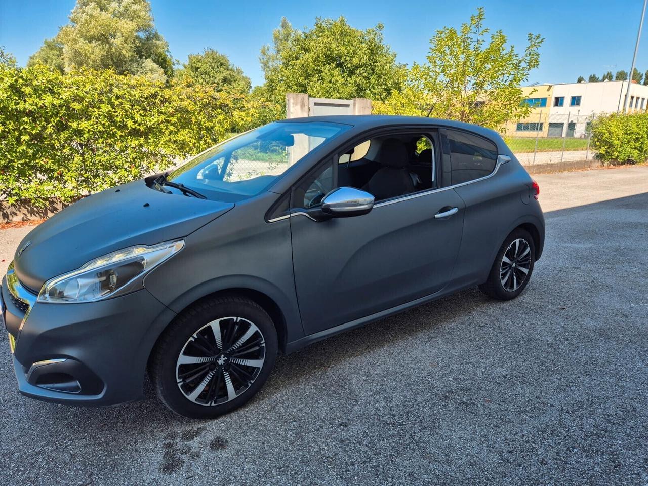 Peugeot 208 BlueHDi 75 3 porte Allure