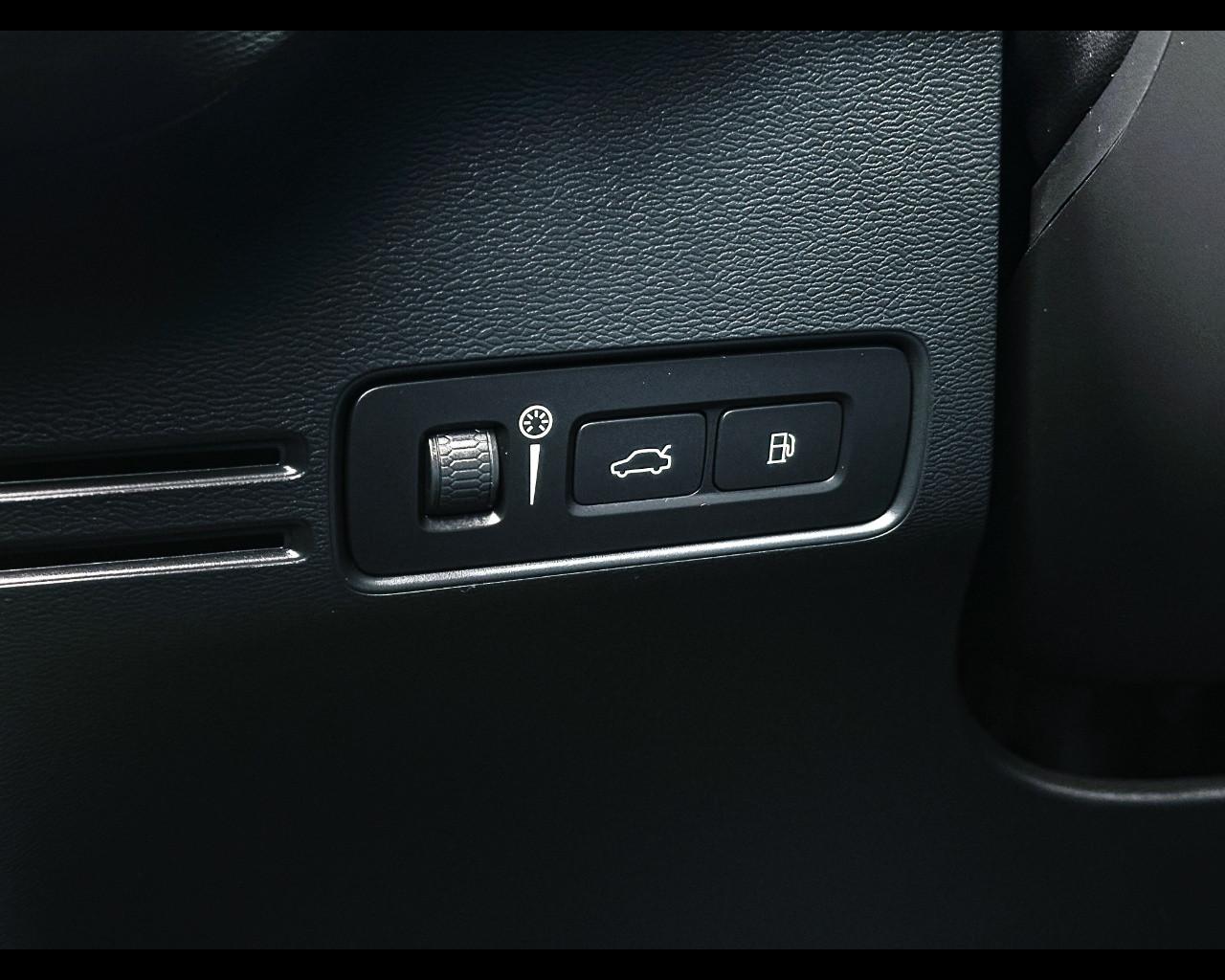 VOLVO XC40 T5 Recharge Plug-in Hybrid automatico