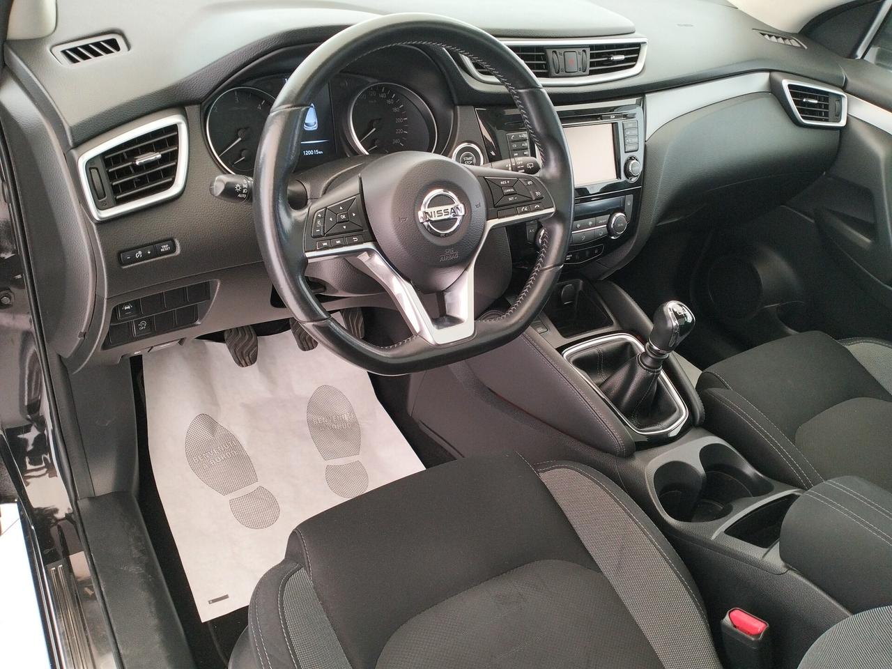 Nissan Qashqai 1.5 dCi Visia - TETTO PANORAMICO - NEOPATENTATI