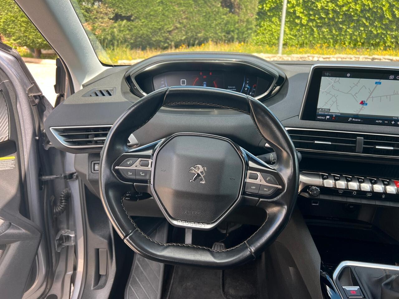 Peugeot 3008 BlueHDi 130 S&S Business