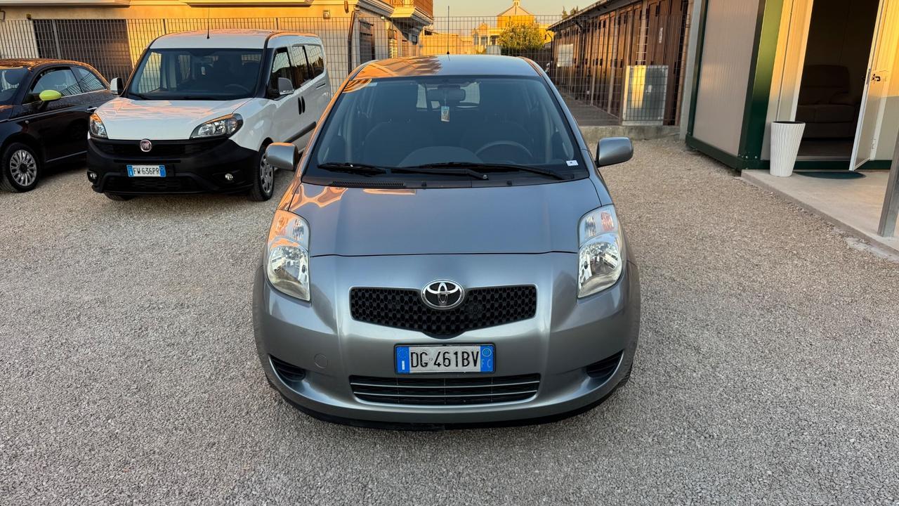 Toyota Yaris 1.0 5 porte Sol