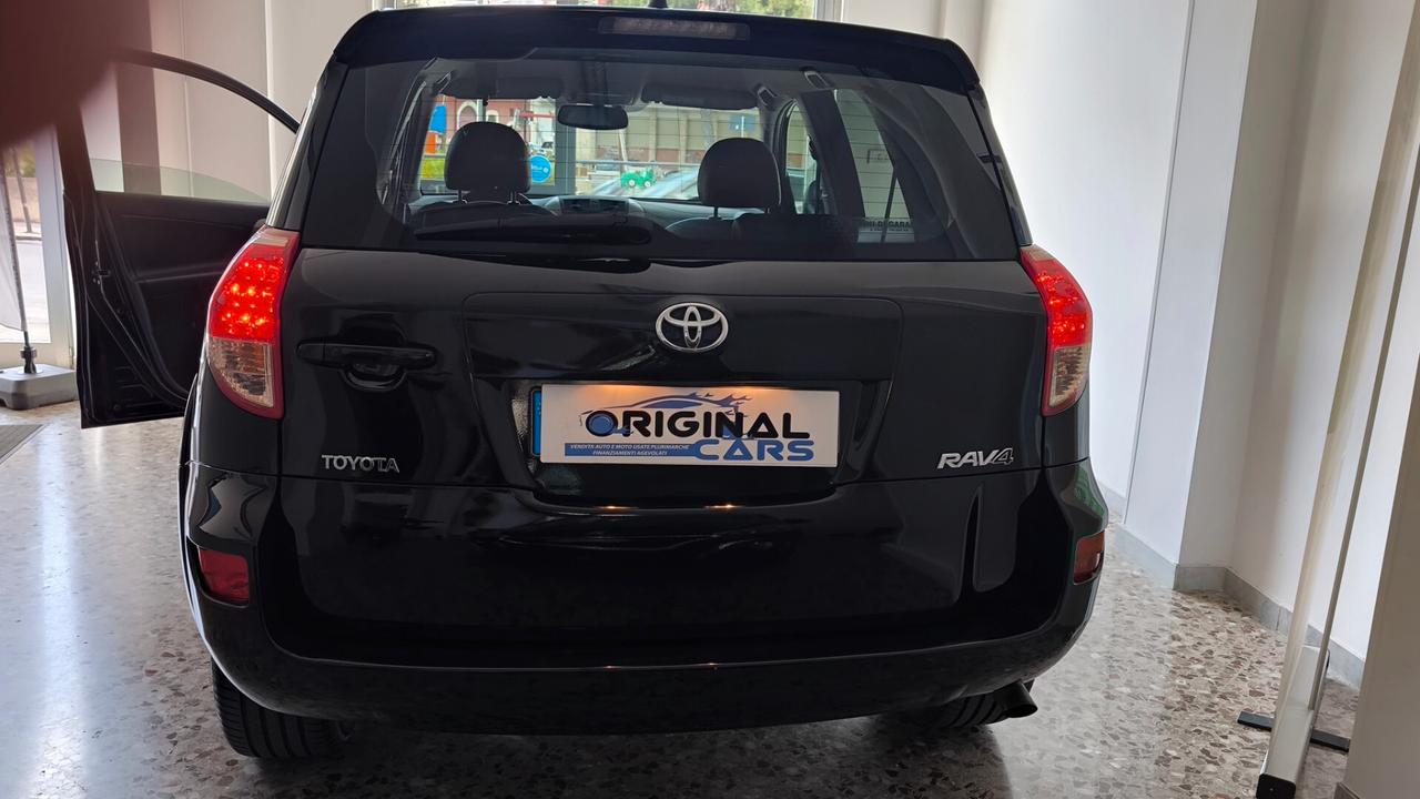 Toyota RAV 4 RAV4 2.2 D-4D 177 CV Luxury