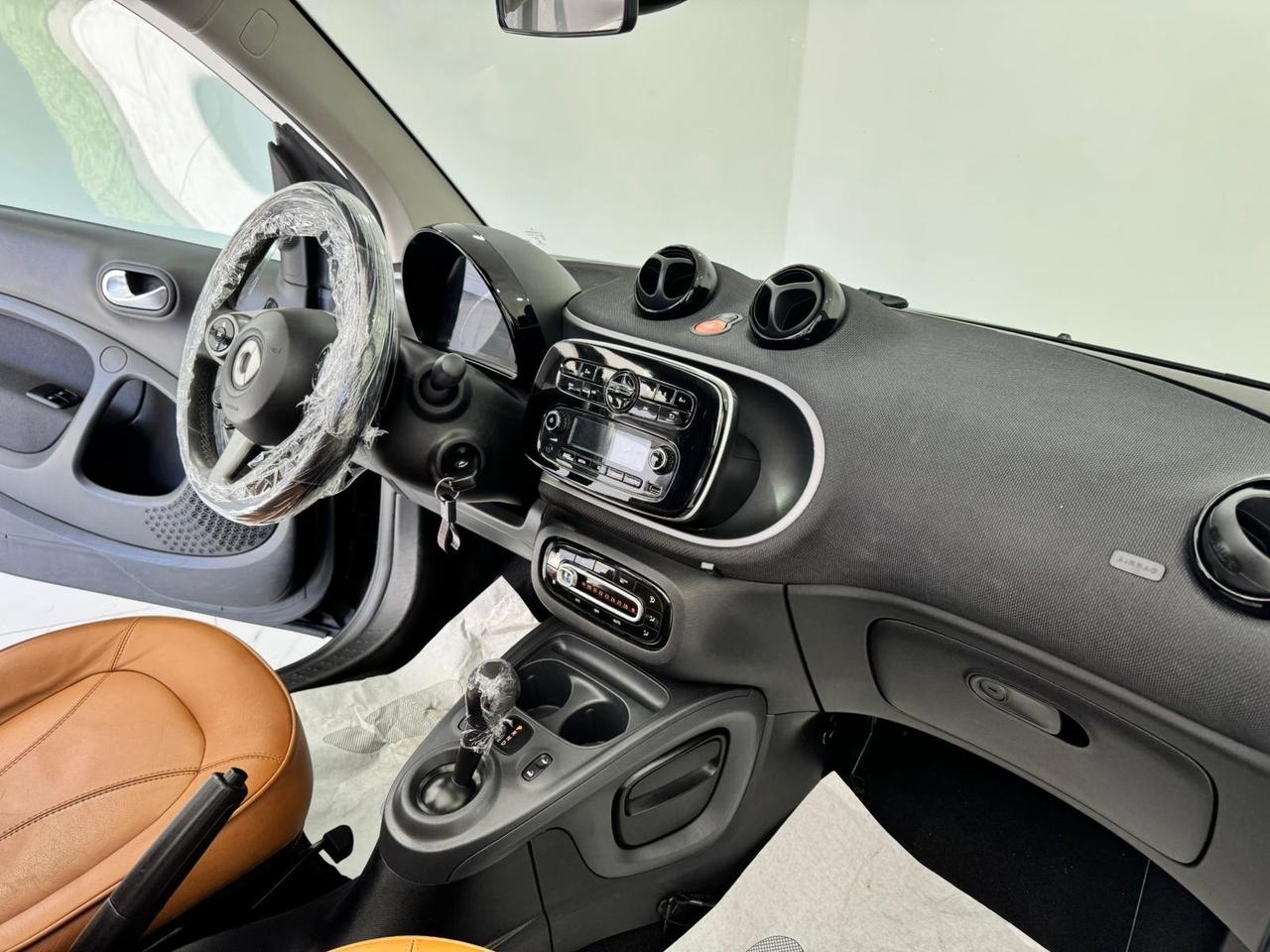 Smart ForTwo 70 1.0 twinamic cabrio-PELLE -CERCHI BRABUS