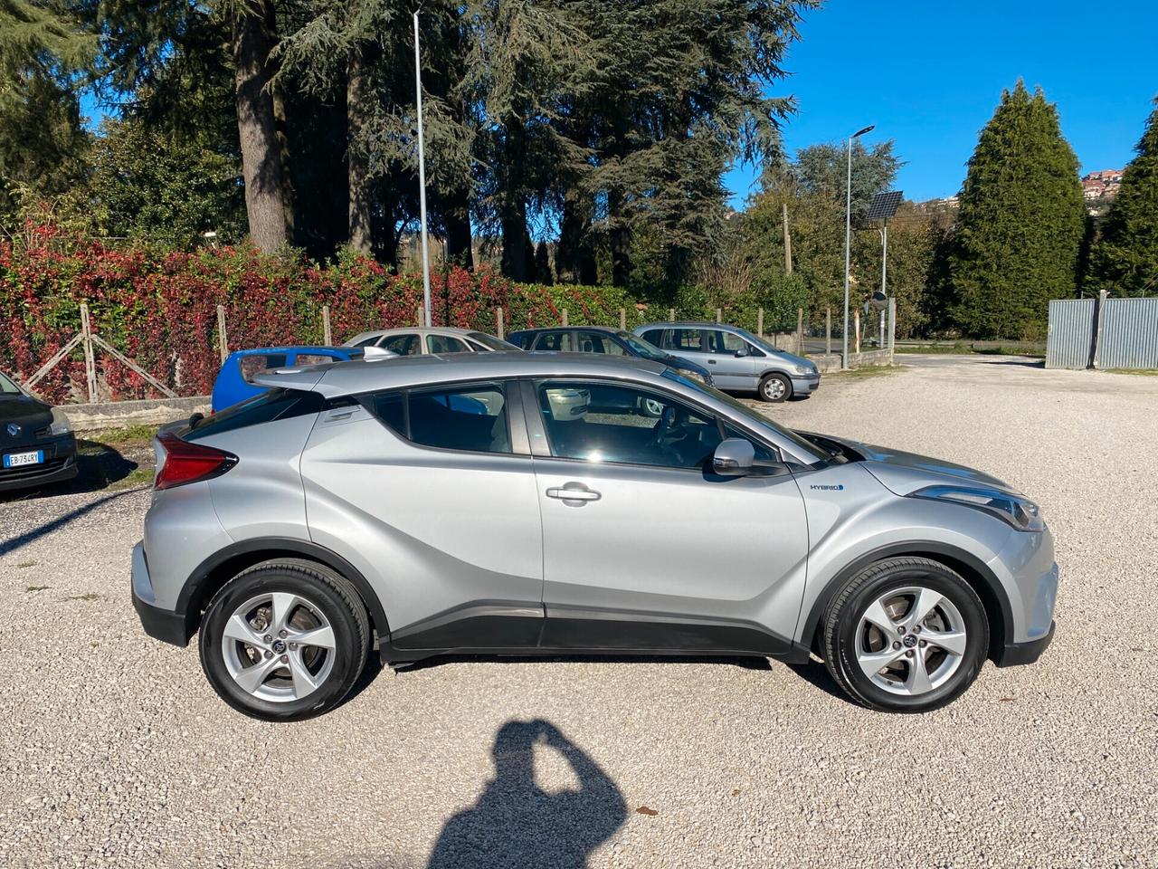 Toyota C-HR 1.8 Hybrid Business