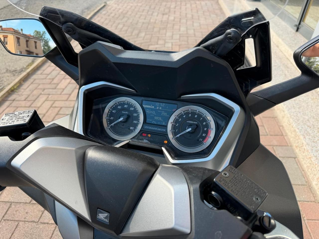 Honda Forza 350