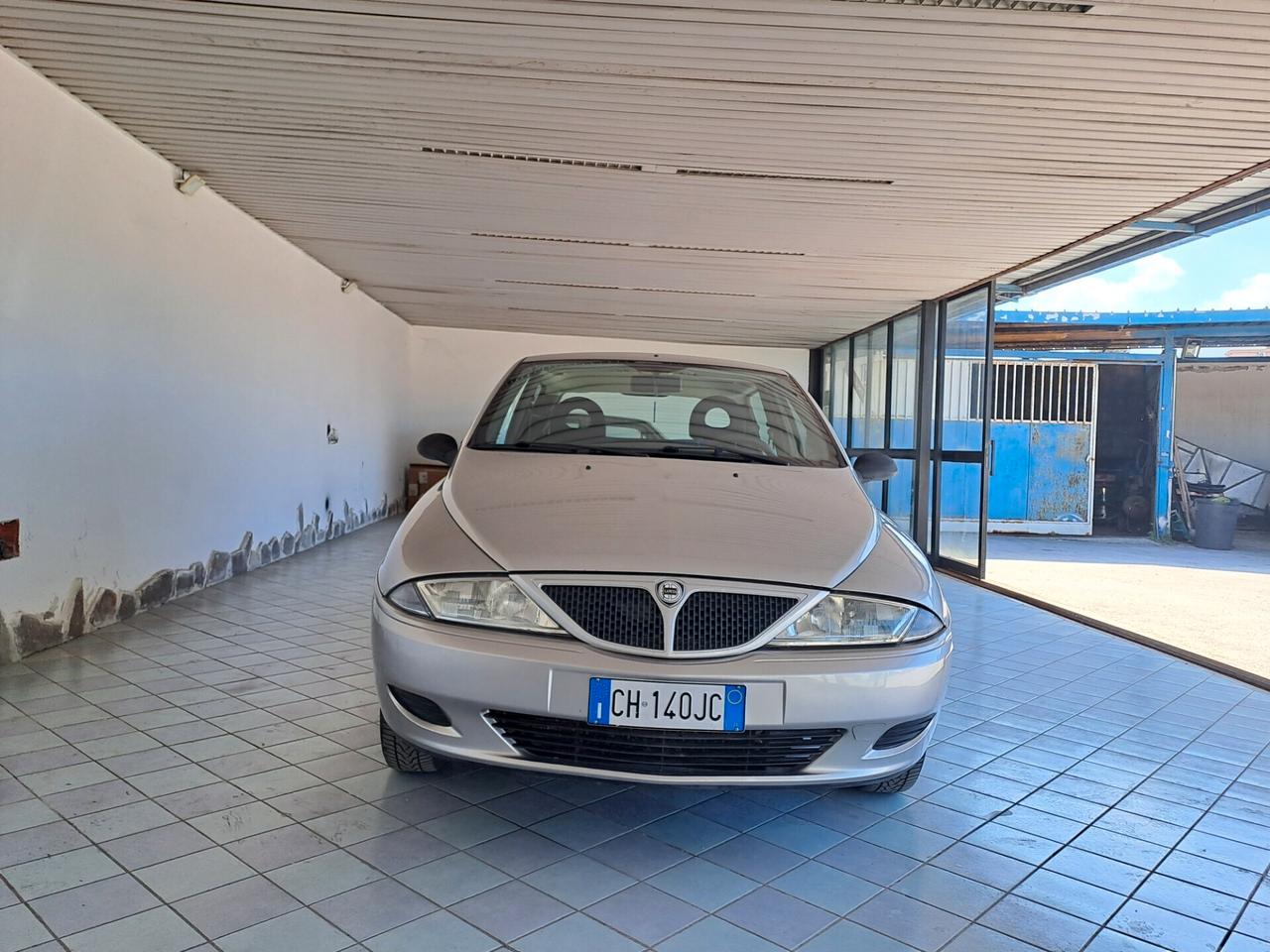 Lancia Y 1.2i km 99.000