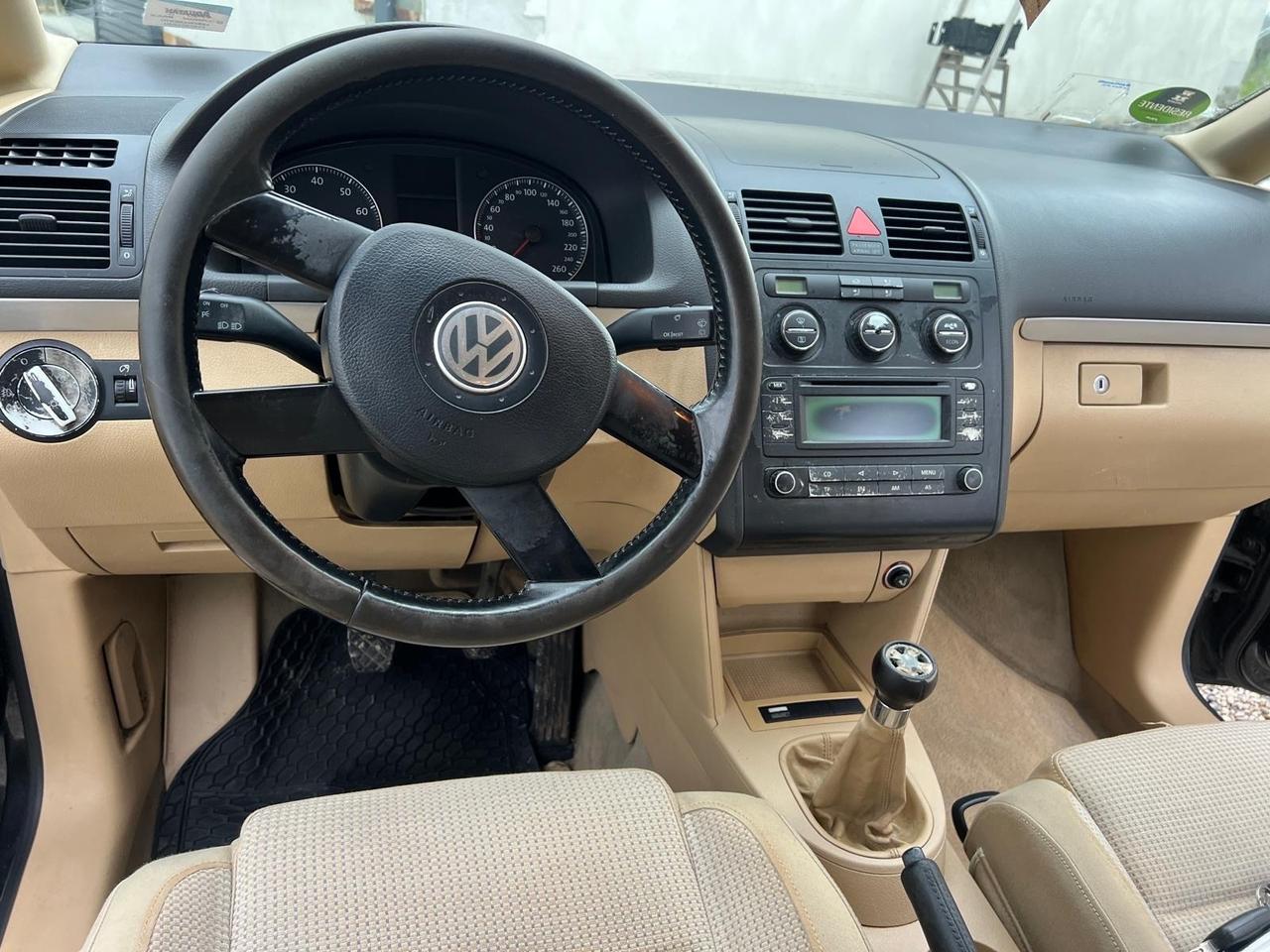 Volkswagen Touran 1.6 16V FSI Highline