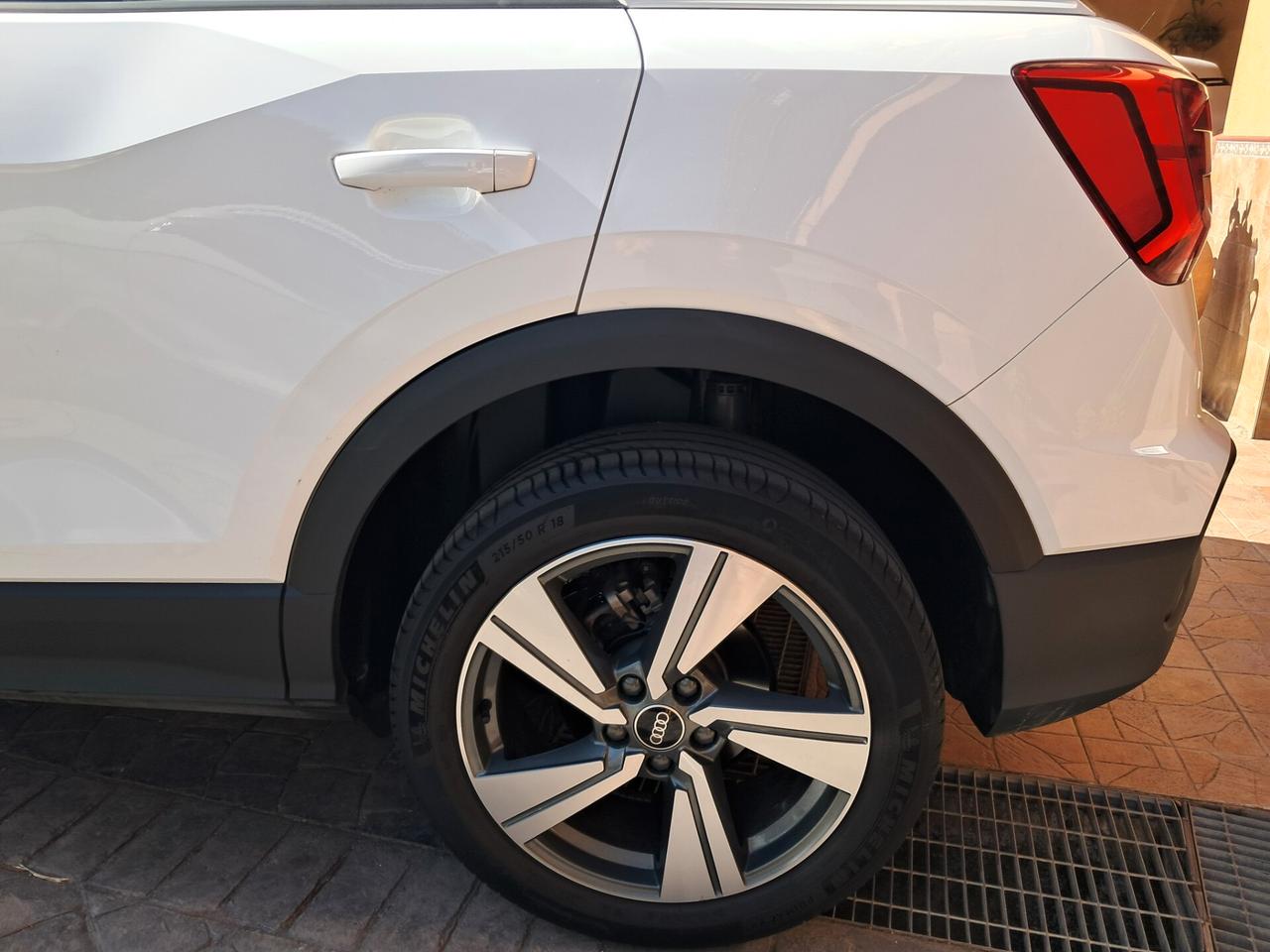 Audi Q2 30 TDI Business
