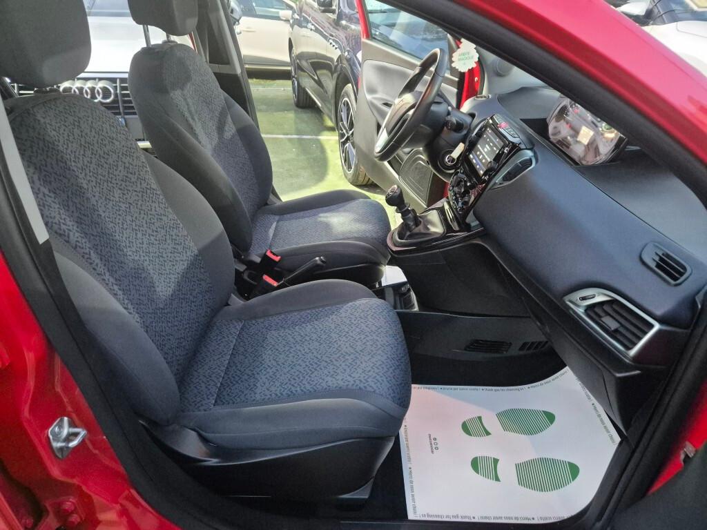 Lancia Ypsilon 1.0 5 porte Hybrid 2023