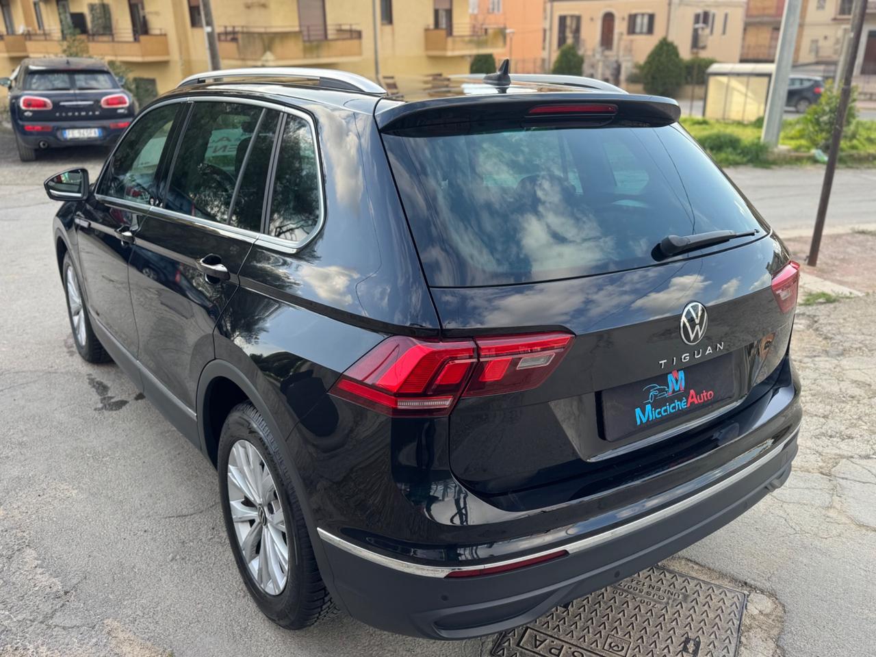 VOLKSWAGEN TIGUAN 2.0 TDI LIFE FULL IVA NEO PATENTATI