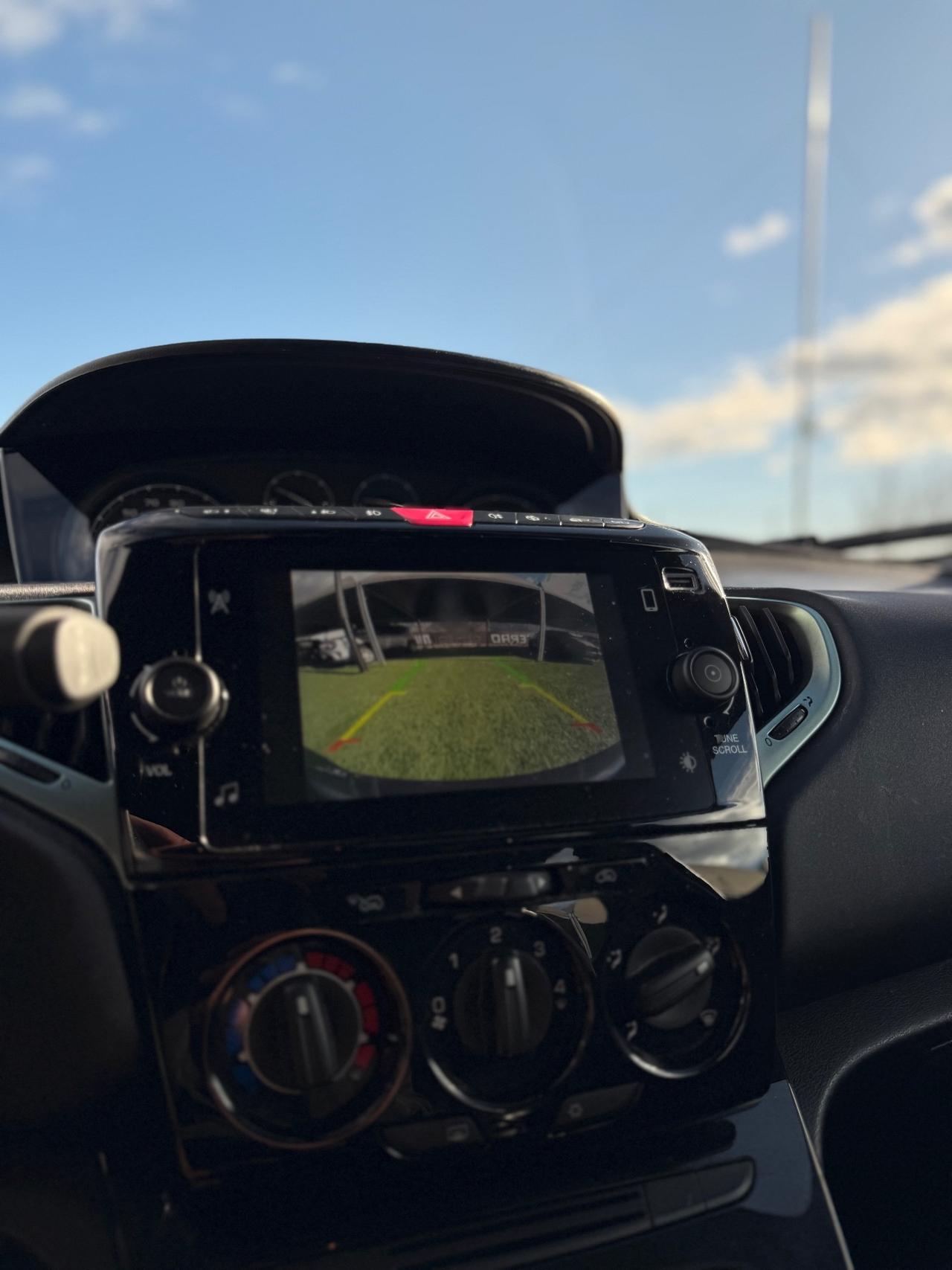 Lancia Ypsilon 1.0 5 porte Hybrid Gold