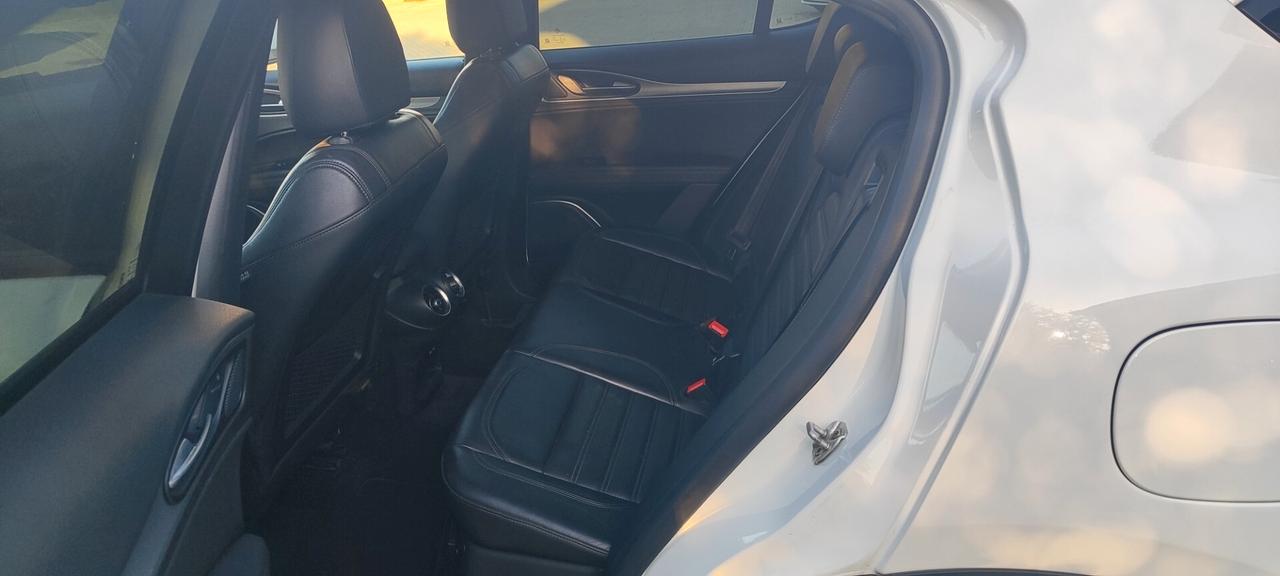 Alfa Romeo Stelvio 2.2 Turbodiesel 210 CV AT8 Q4 B-Tech