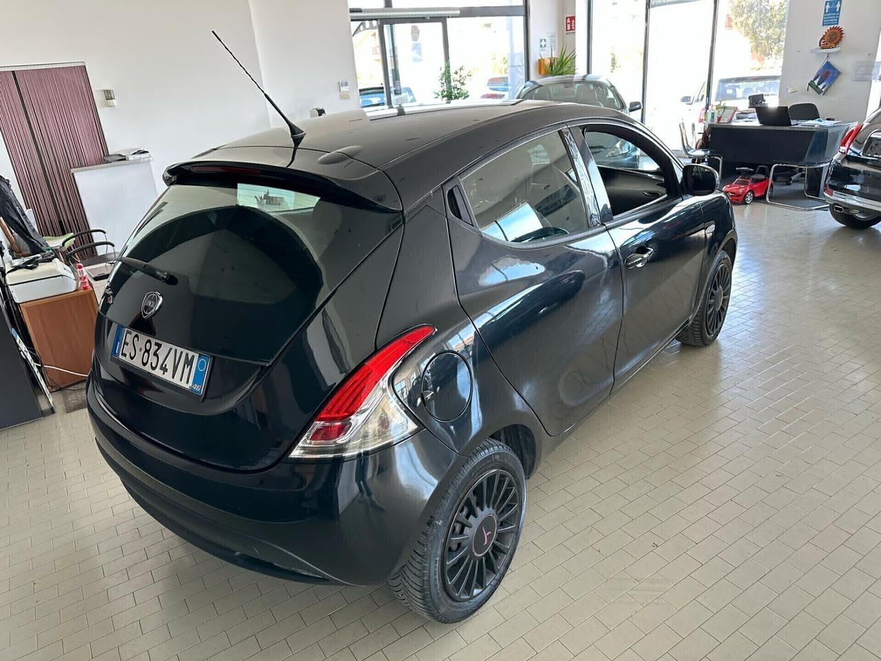 Lancia Ypsilon 1.2 69 CV 5 porte GPL Ecochic Gold