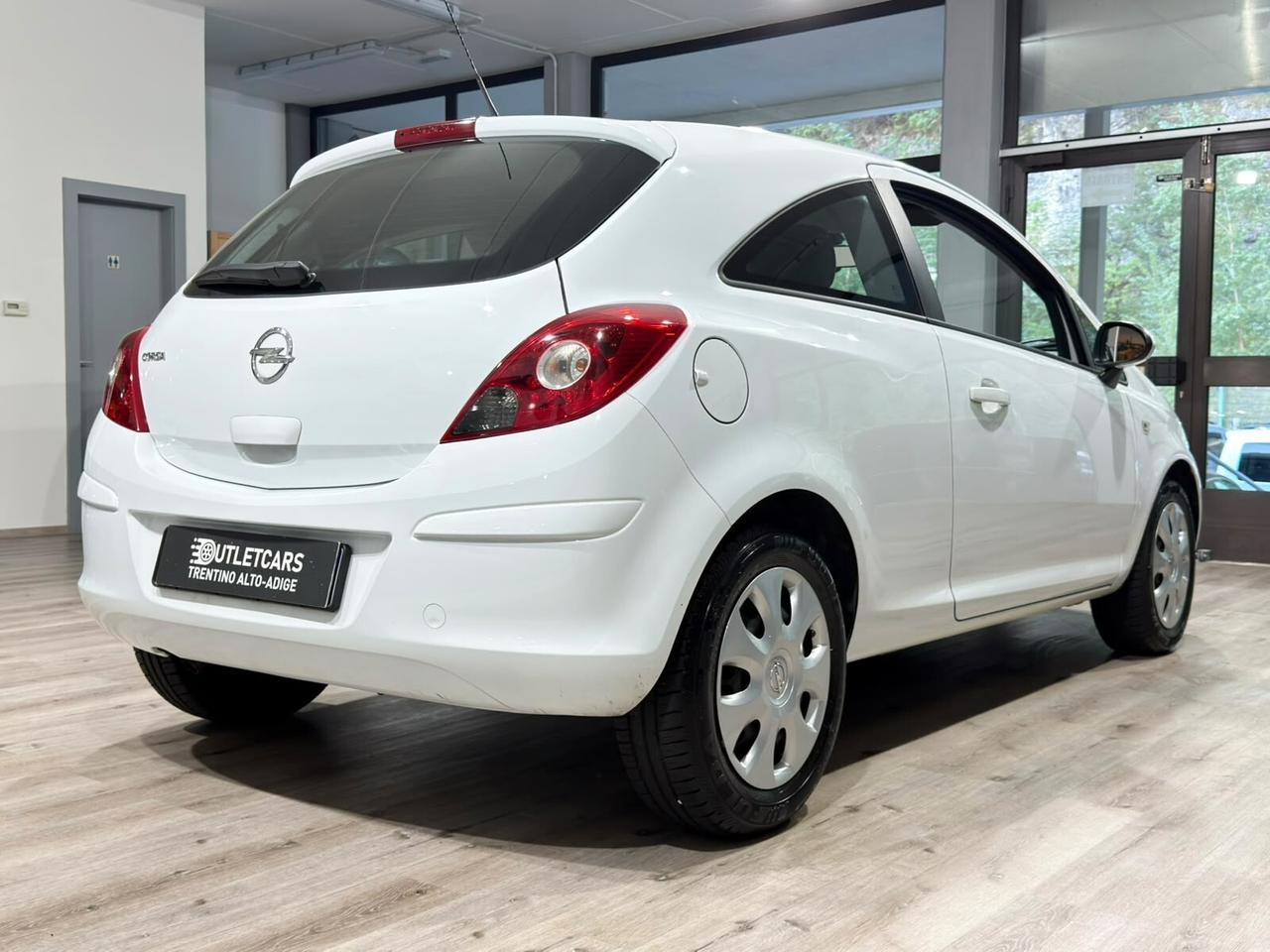 OPEL CORSA 1.2 86cv 110.000km 2014 NEOPATENTATI