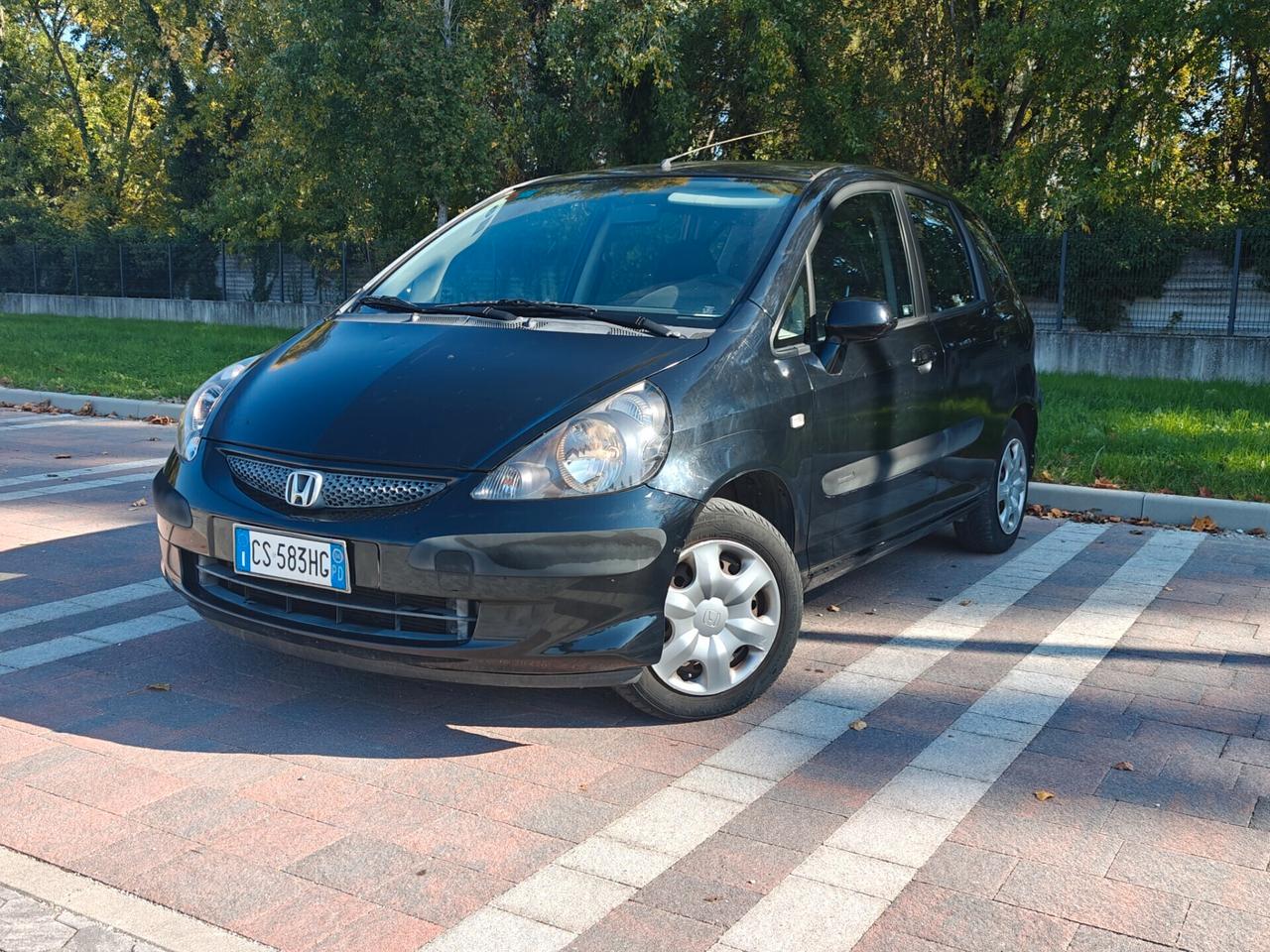 Honda Jazz 1.2 benzina 2004 – consumi bassi, neopatentati, economica, revisionata