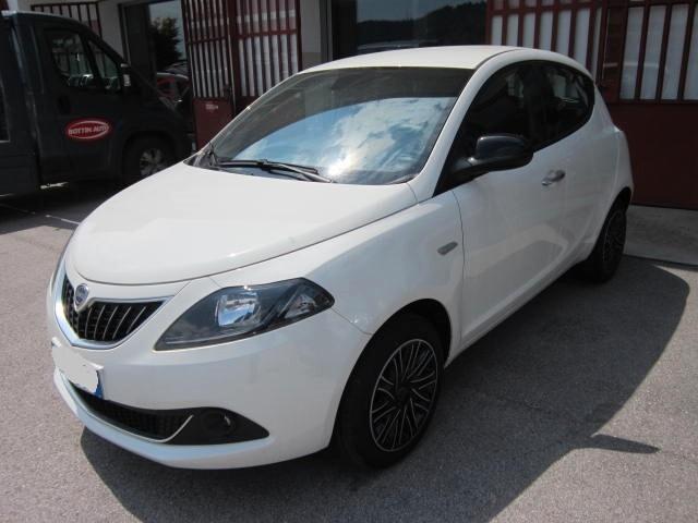 Lancia Ypsilon 1.0 FireFly 5 porte S&S Hybrid Gold NEOPATENTATI