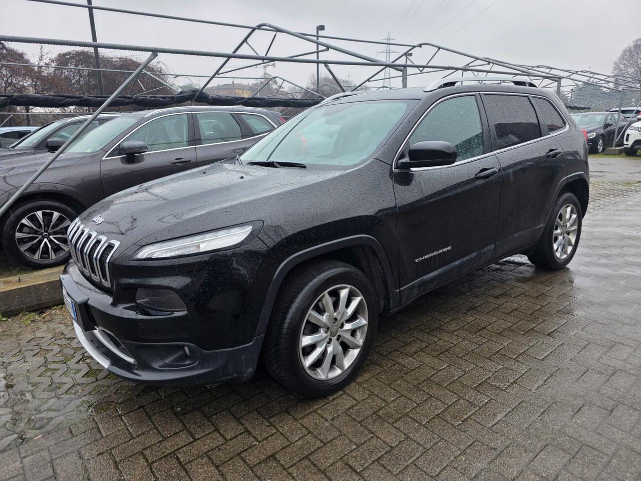 Jeep Cherokee 2.2D 200CV perfetta è garantita 12M