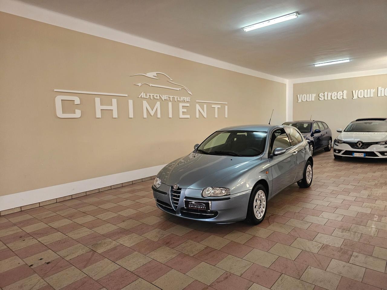 Alfa Romeo 147 1.6i 16V Twin Spark cat 3p. Distinctive