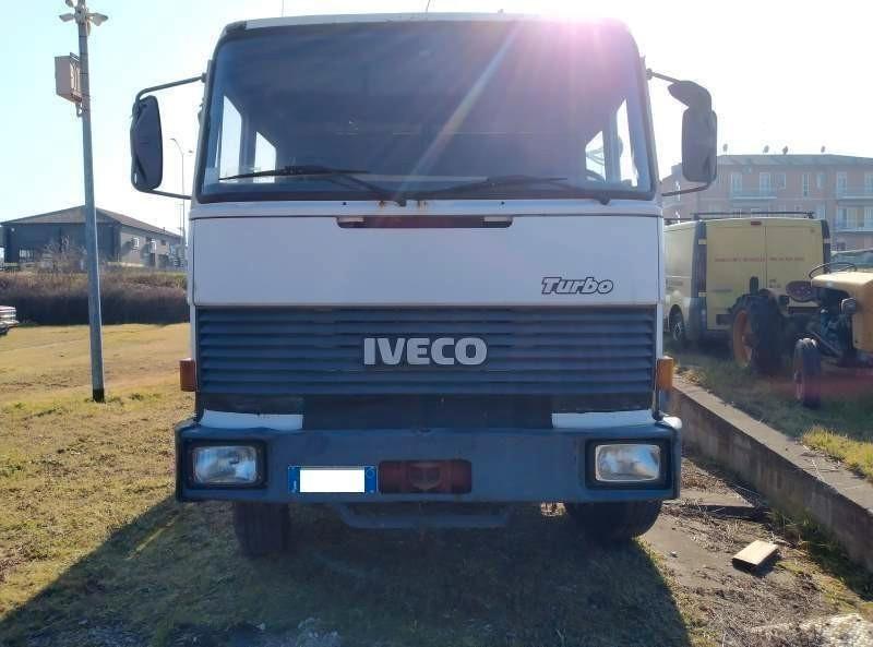 IVECO 170-30 TC 3 ASSI CON GRU EFFER 37N