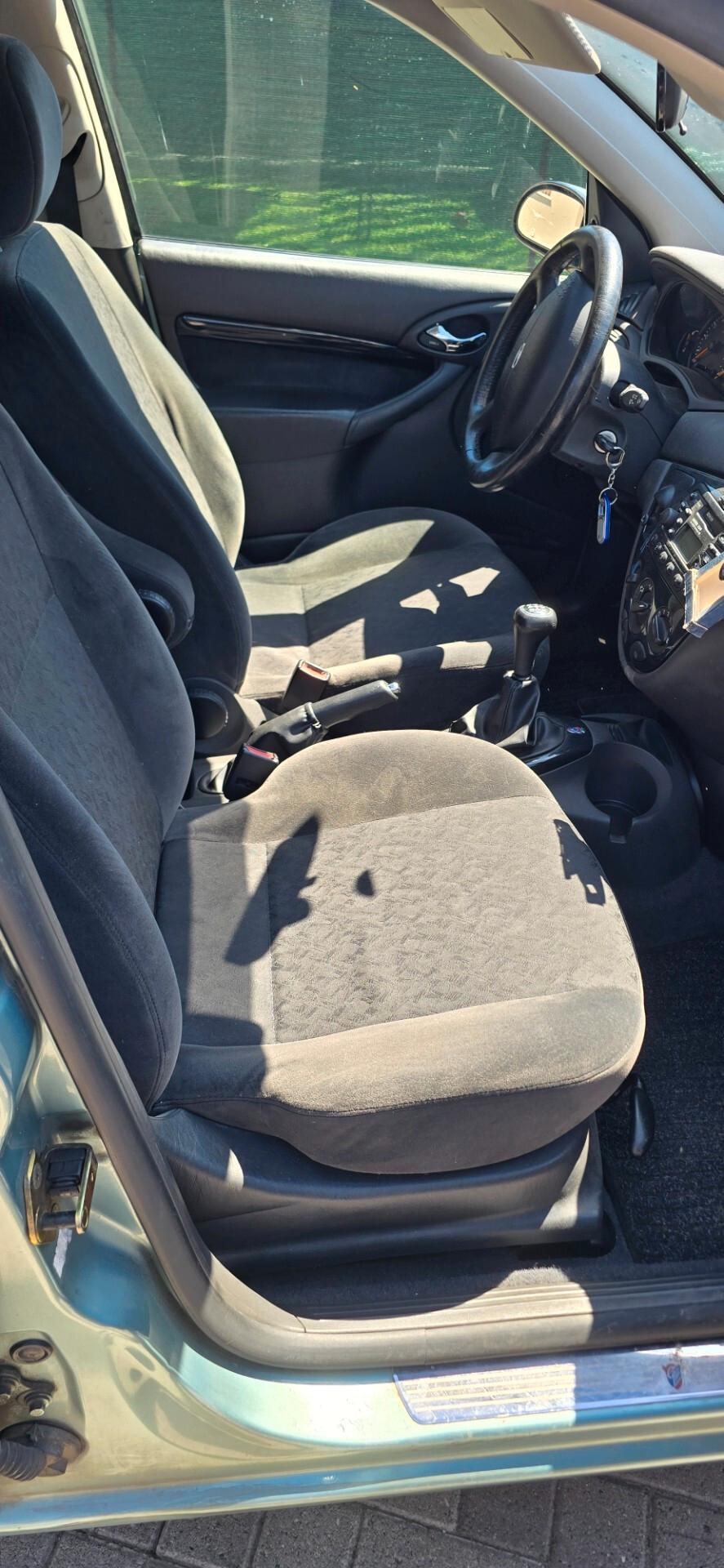 Ford Focus 1.6i 16V cat 5p. Ghia