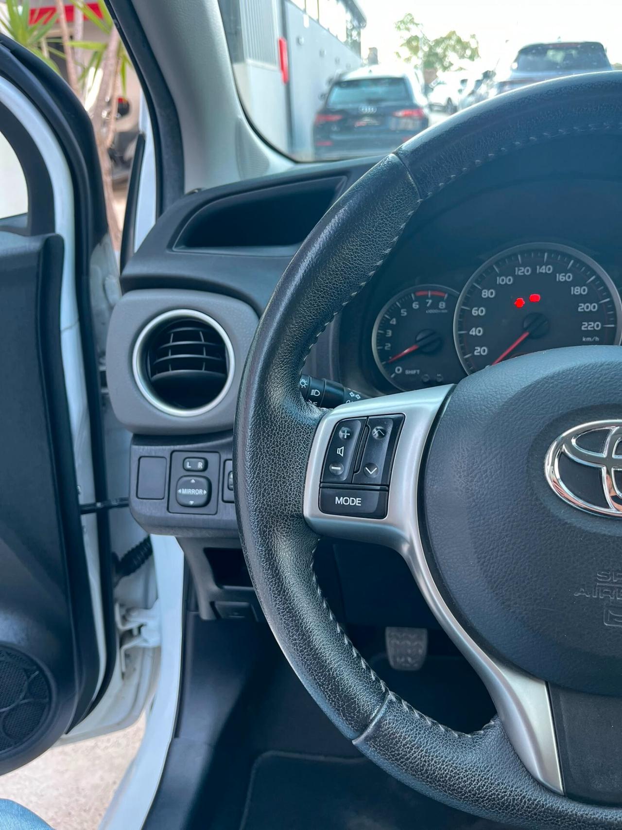 Toyota Yaris 1.0 5 porte Lounge